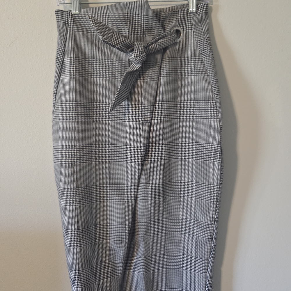 H&M Gray Checkered Pencil Skirt
